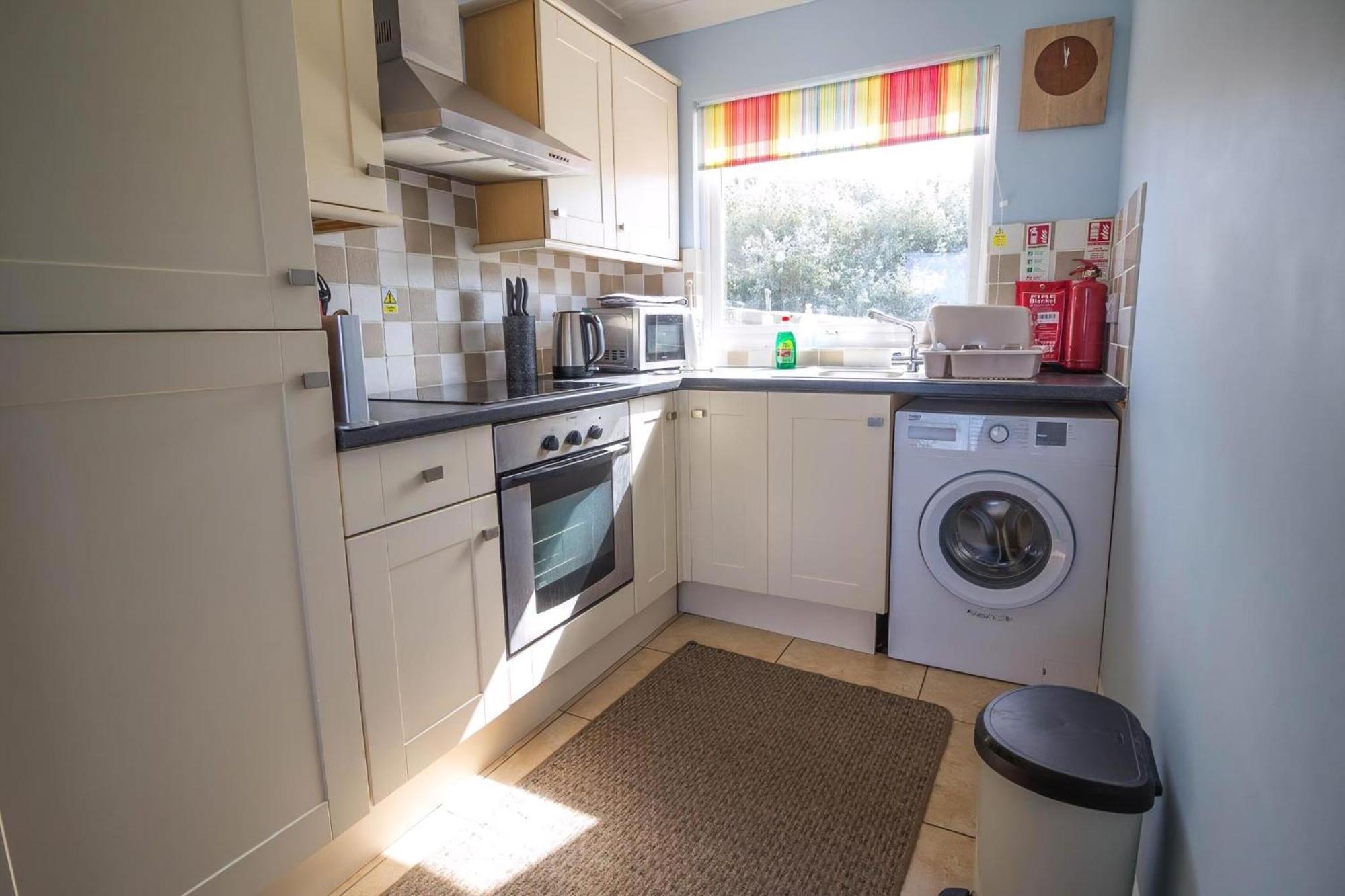 Chalet For Hire At Rainbows End Near A Beautiful Norfolk Beach Ref 31039R Bacton エクステリア 写真
